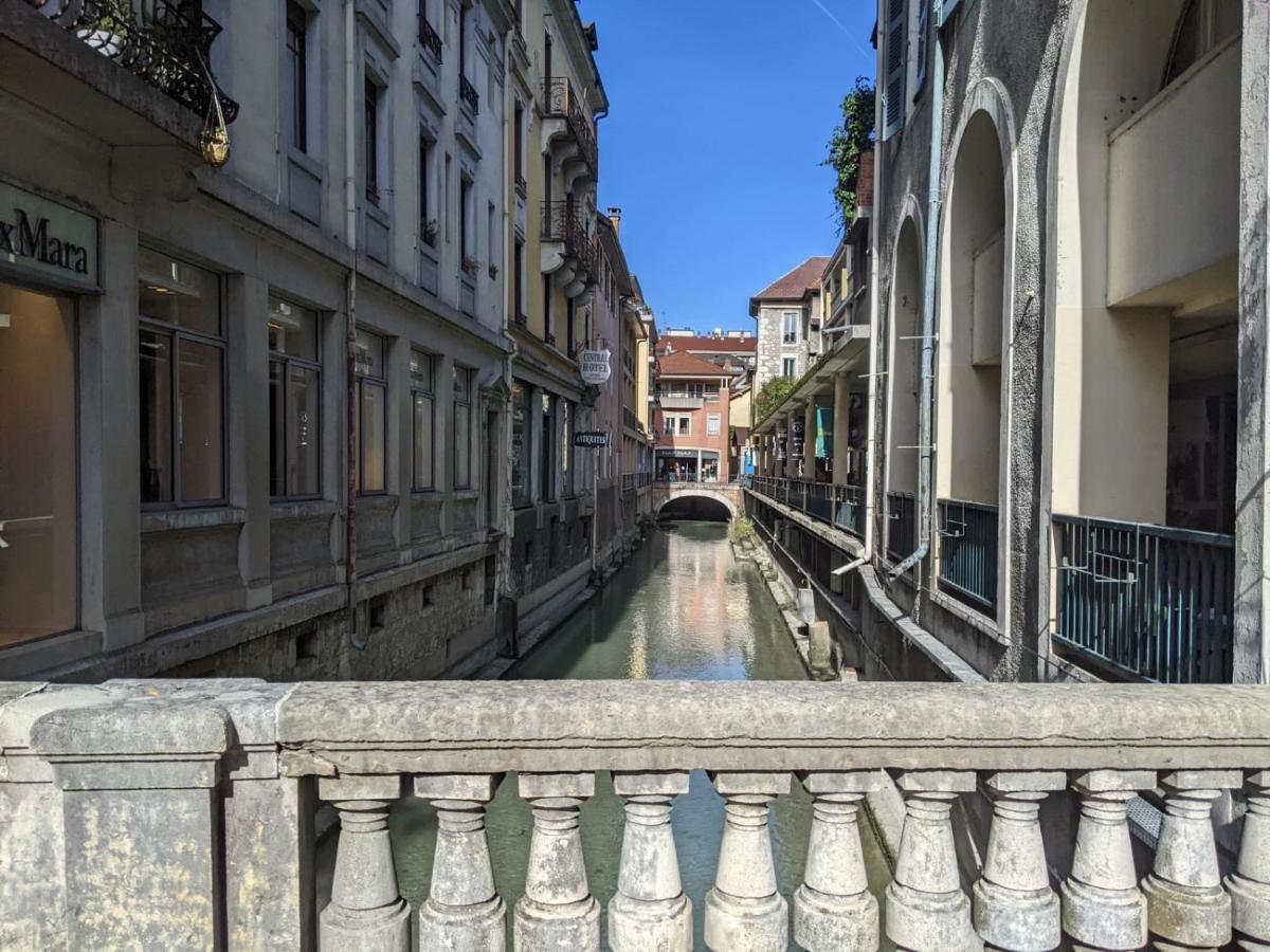 Reve Blanc 2 Etoiles A Annecy Centre Ville Et Lac Bagian luar foto